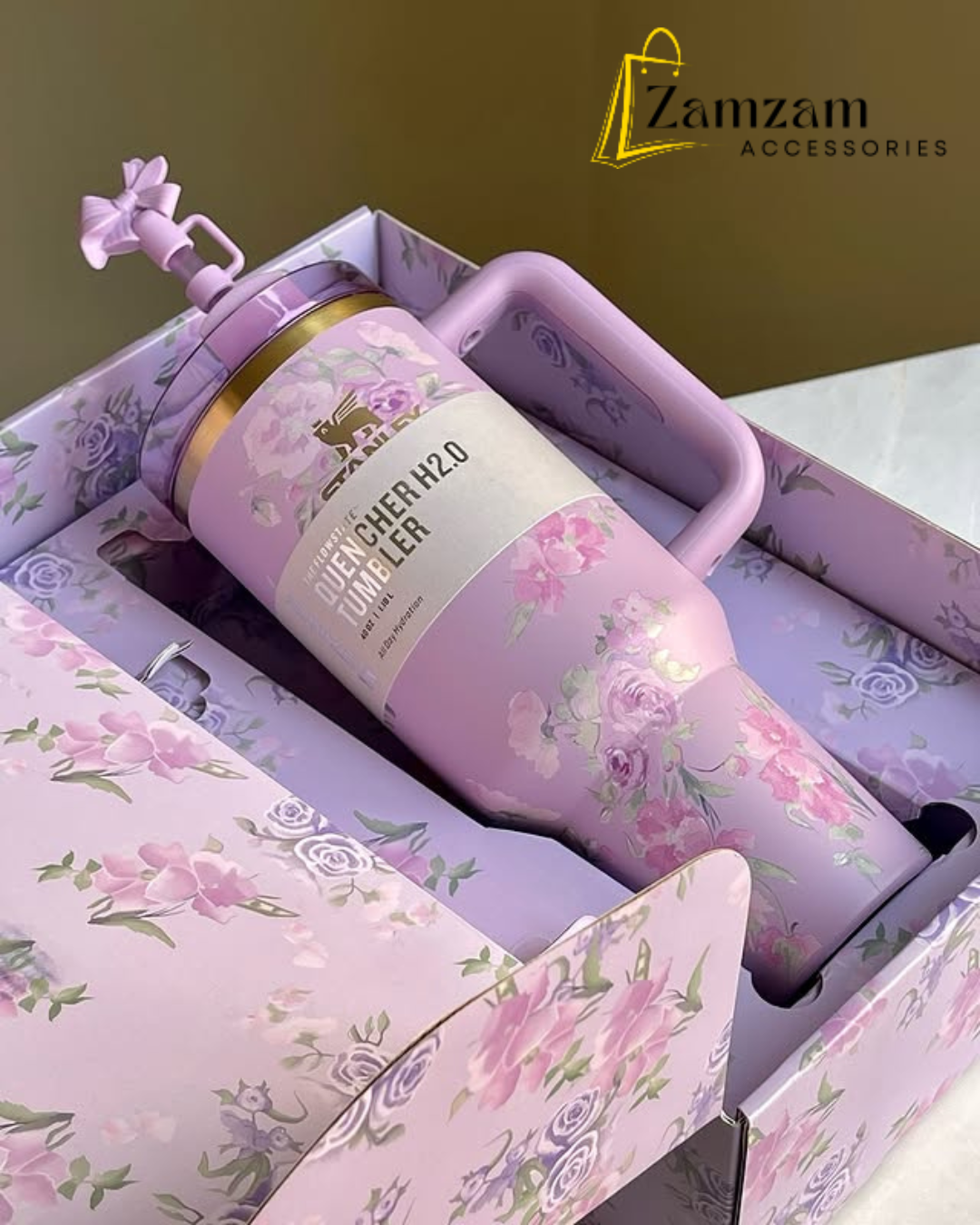 The Stanley X LoveShackFancy Holiday Quencher | 40oz – Happy Thoughts | Premium Box Pack