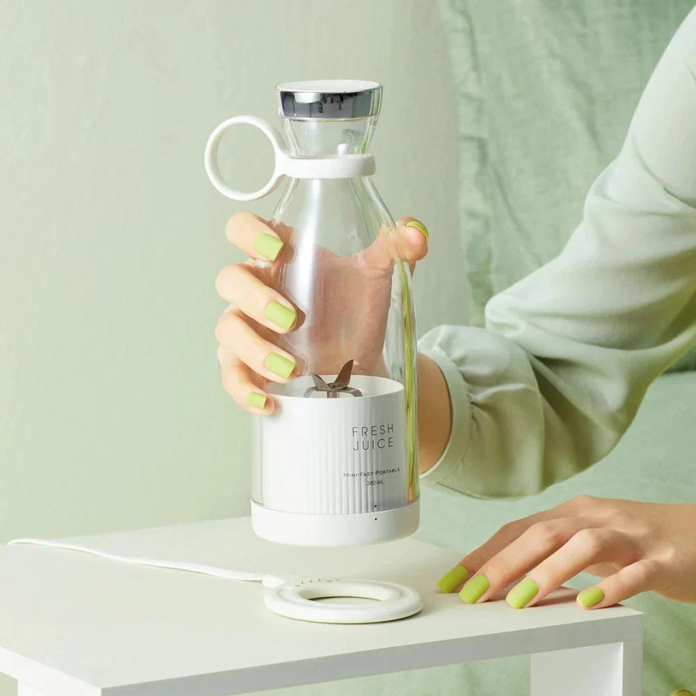 Portable Electric Juicer Blender - Compact & Stylish